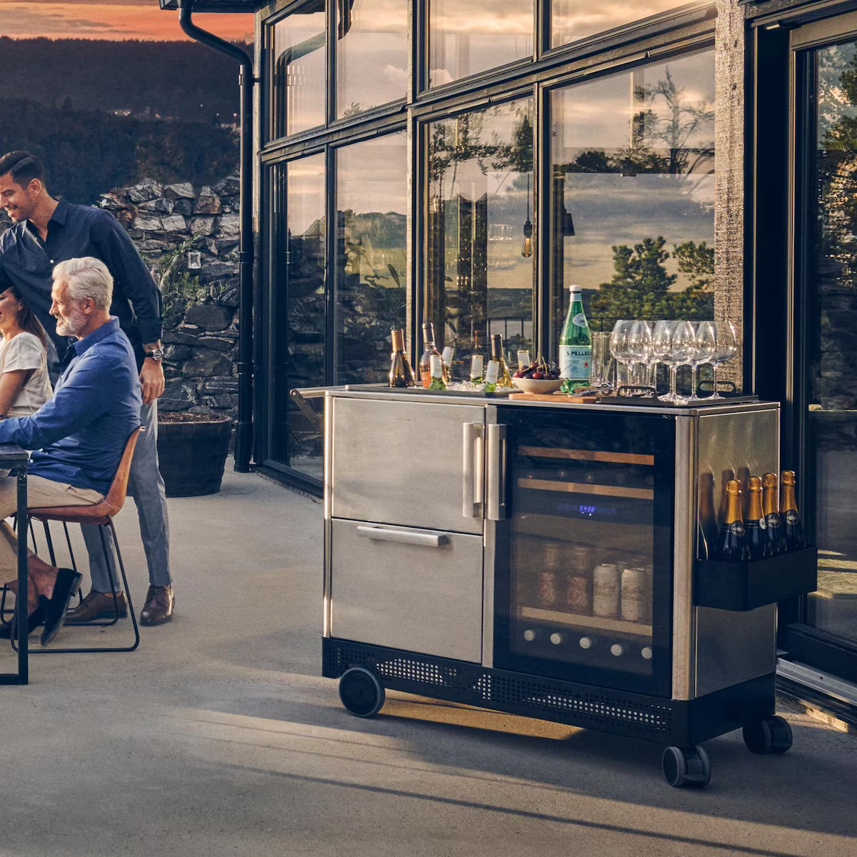 Dometic MoBar 550S Outdoor Mobile Bar Cart