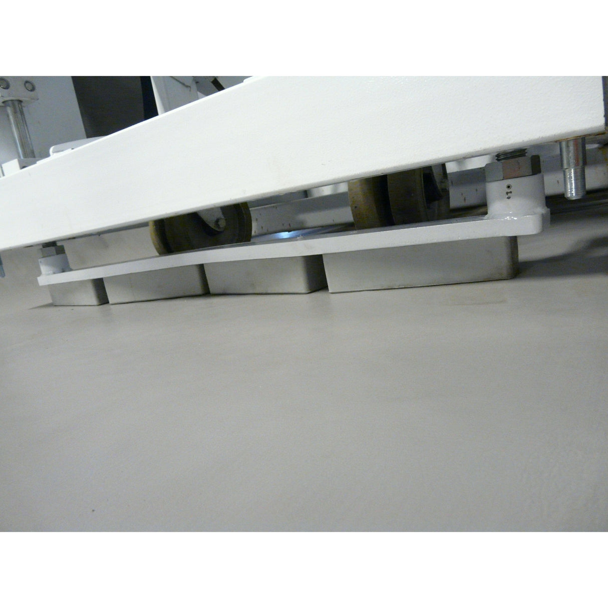 Bison T-REX Americana Automatic Portable Basketball Hoop BA898AGA