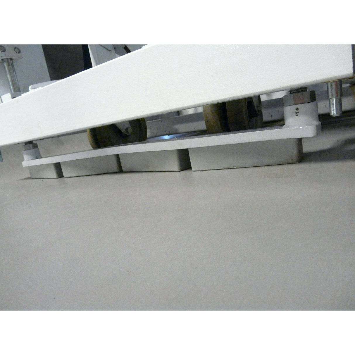 Bison T-REX International Automatic Portable Basketball Hoop BA8910IGA