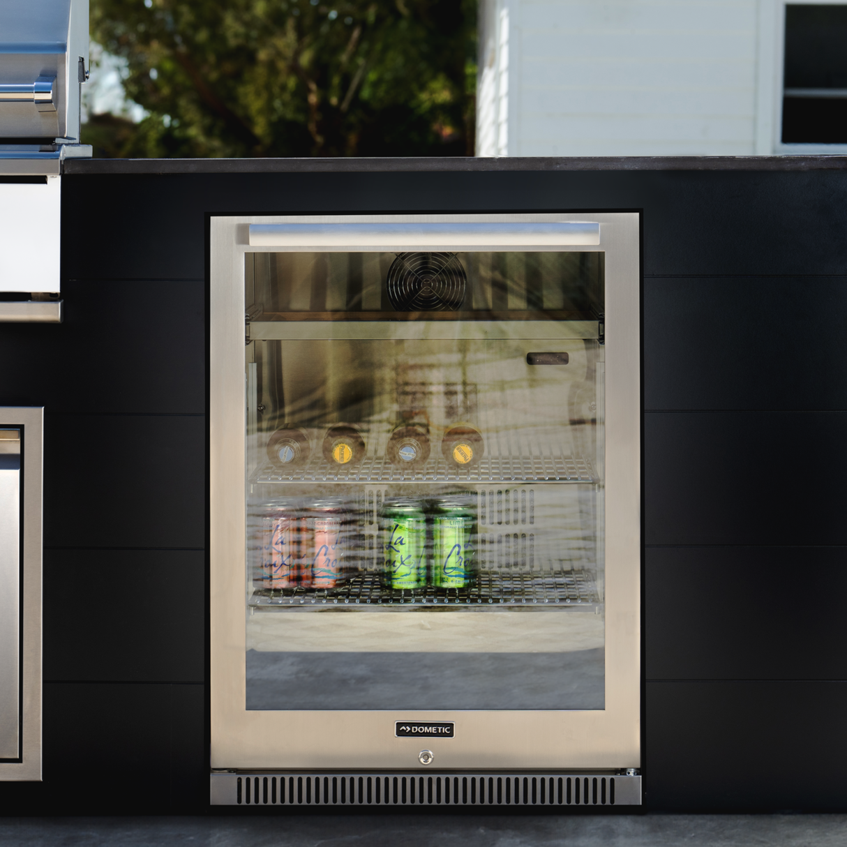 Dometic 24" E-Series Beverage Center, Lock, Rev Hinge