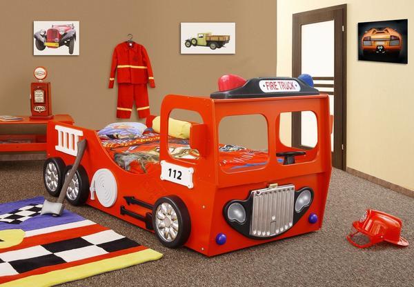 Maxima House Toddler Fire Truck Bed with mattress, Red