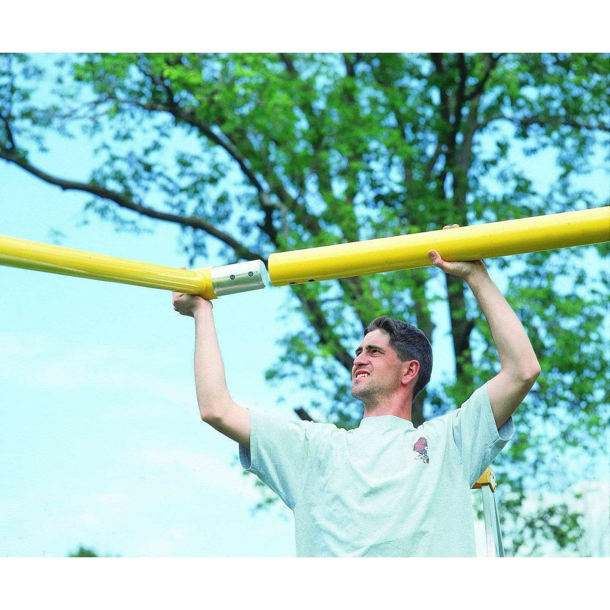 Bison 5-9/16″ Gooseneck College Football Goalposts (Pair)