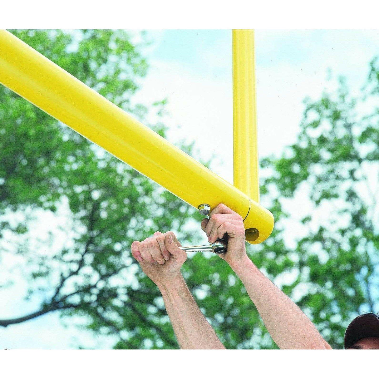 Bison 5-9/16″ Gooseneck College Football Goalposts (Pair)